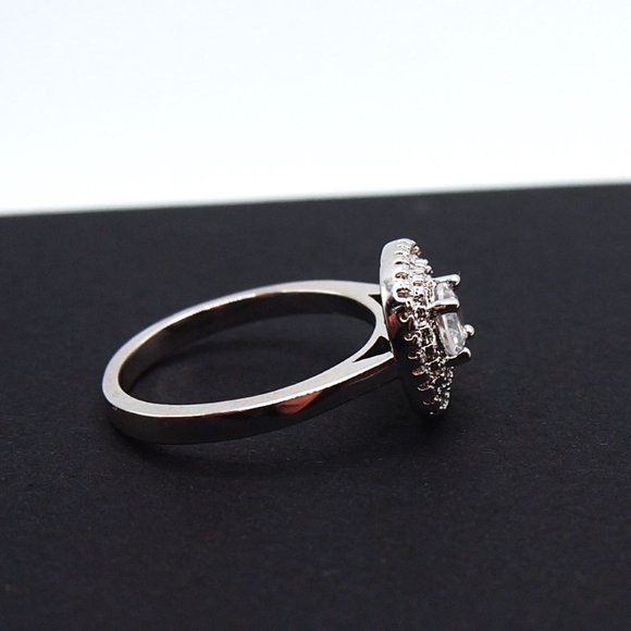Stunning Ladies Halo Bridal Ring .925 Solid Sterling Silver - Picture 12 of 13